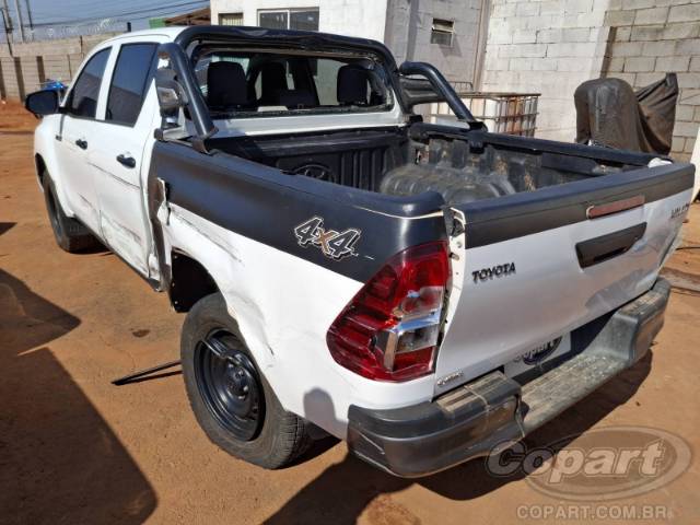 2025 TOYOTA HILUX CD 