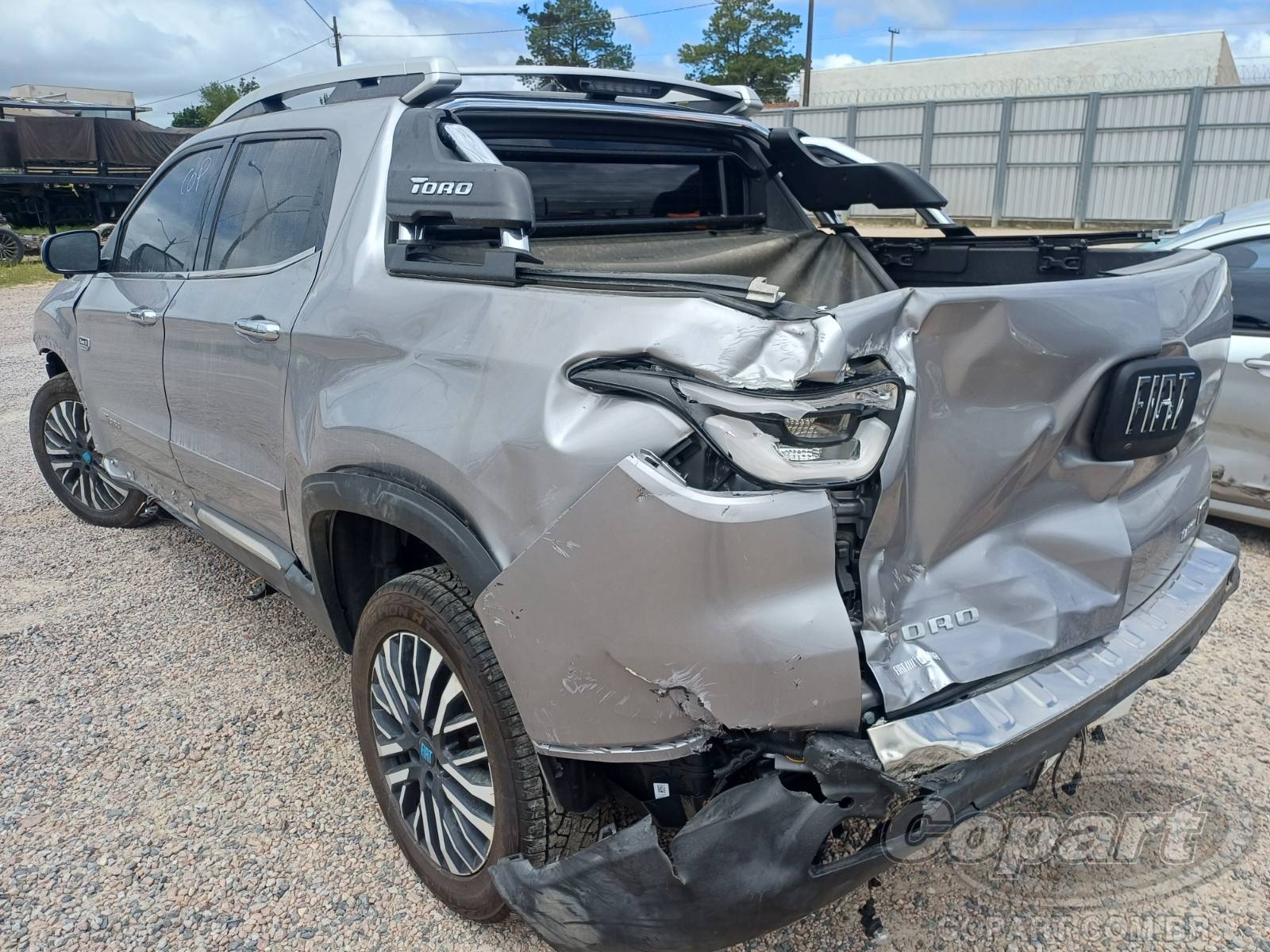 Foto 3: 2025 FIAT TORO