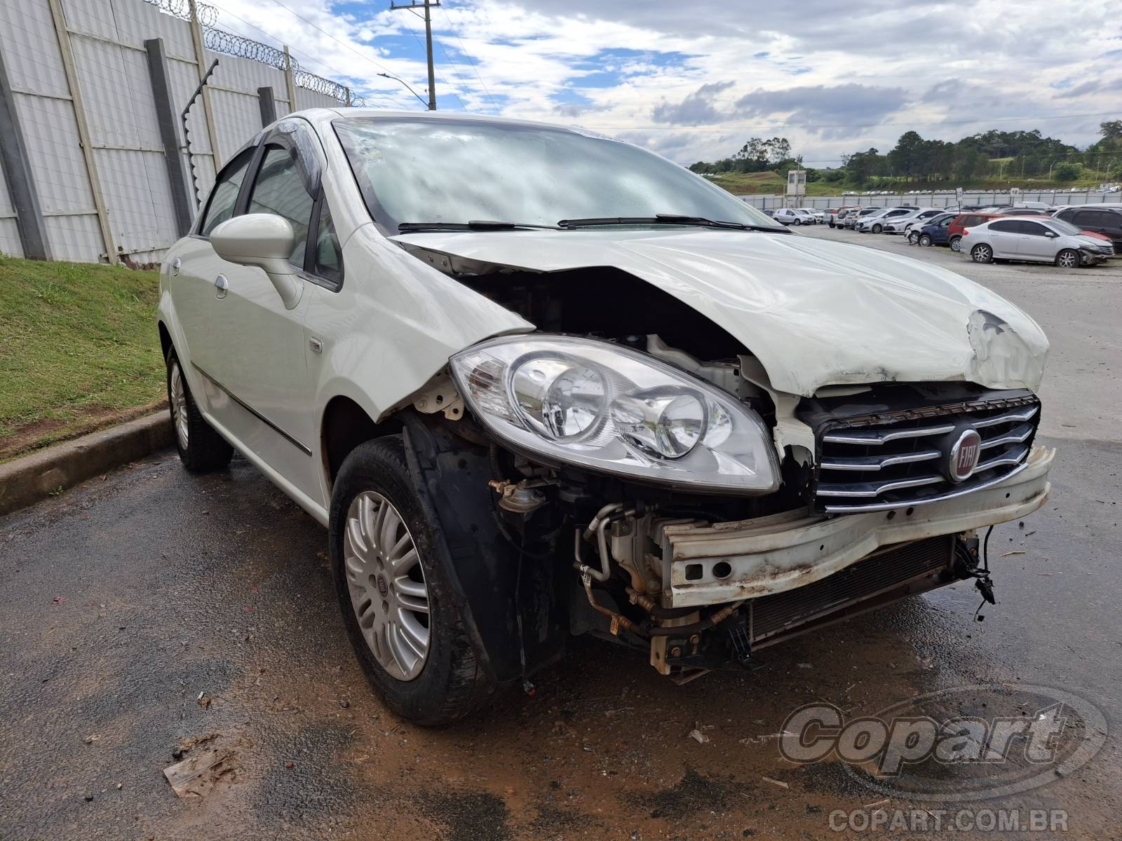 Veículo Fiat Linea Fiat Linea Essence 1.8 16V E.torQ 2015 2015 em leilão