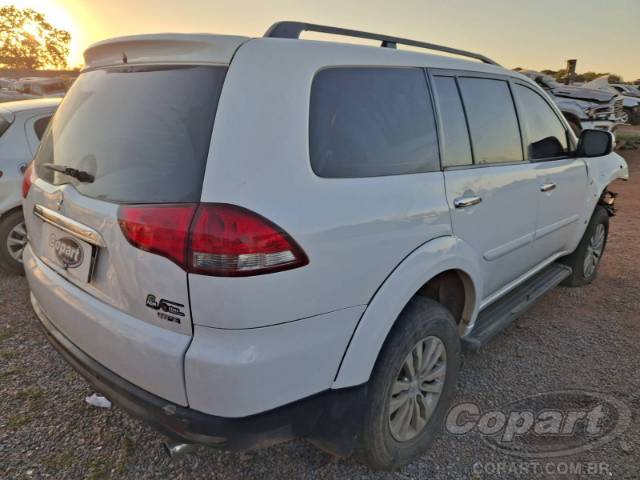 2016 MITSUBISHI PAJERO 