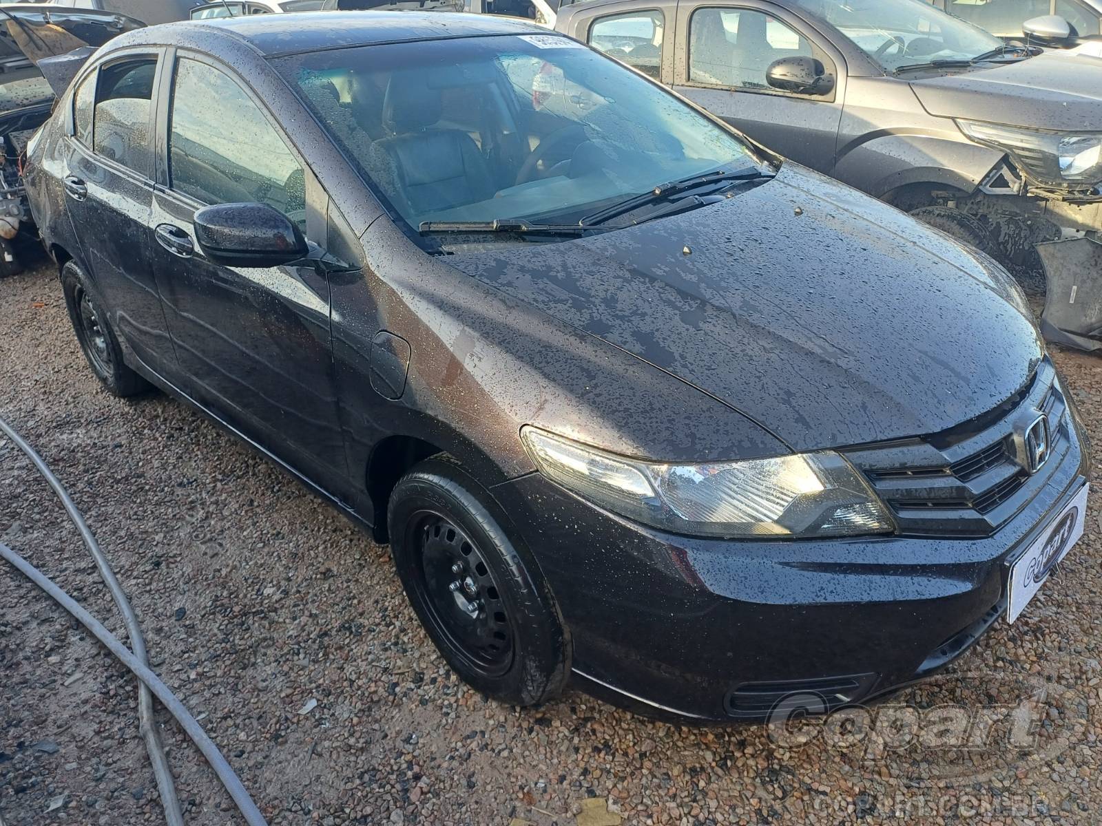 Honda City LX 1.5 16V 2013 Médio Dano Traseiro