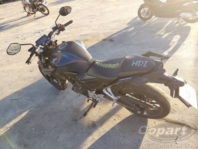 2025 HONDA CB 300F 