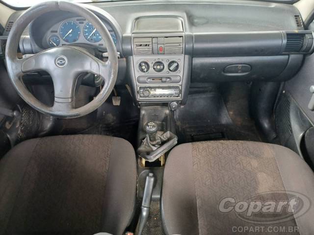 2004 CHEVROLET CORSA SEDAN 