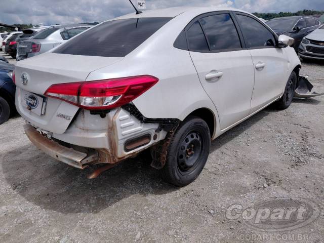 2025 TOYOTA YARIS SEDA 