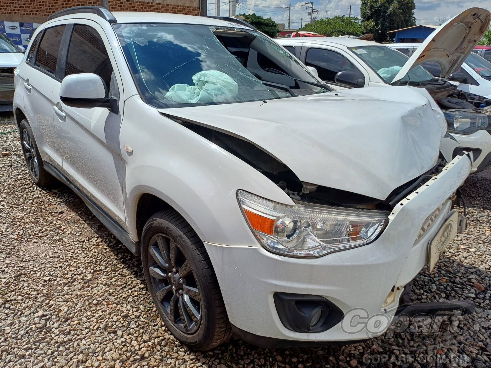 Veículo Mitsubishi ASX Mitsubishi ASX CVT 2.0 16V MIVEC 2016 Colisão Frontal 2016 em leilão
