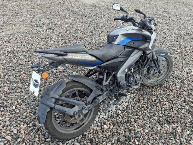 2025 BAJAJ DOMINAR 