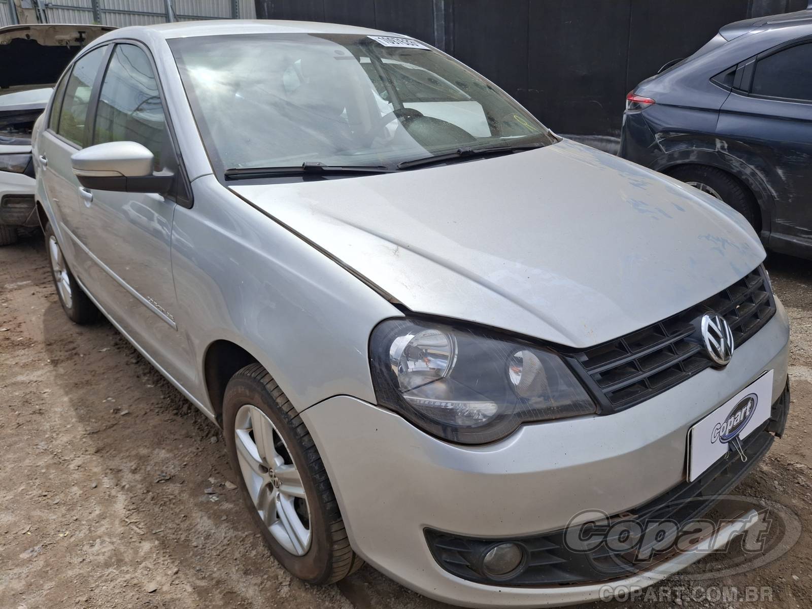 Veículo VW - VolksWagen Volkswagen VOLKSWAGEN POLO SEDAN 2014 2014 em leilão