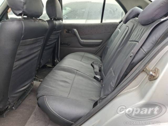 2002 FORD FIESTA SEDAN 