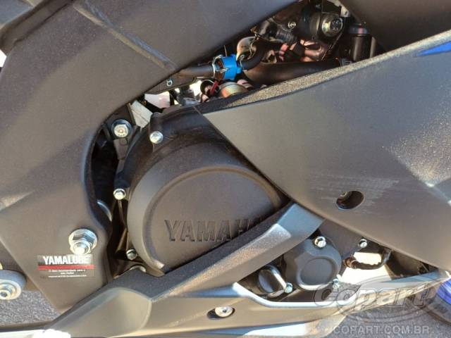 2025 YAMAHA YZF R15 