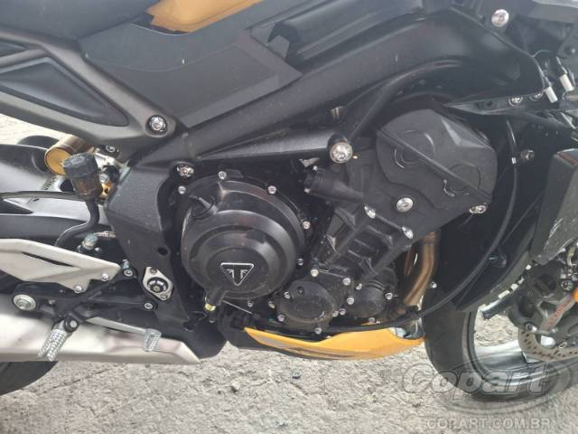 2025 TRIUMPH STREET TRIPLE 