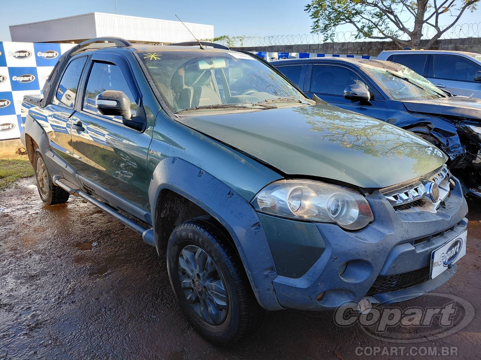 Fiat Strada 2013 em leilão