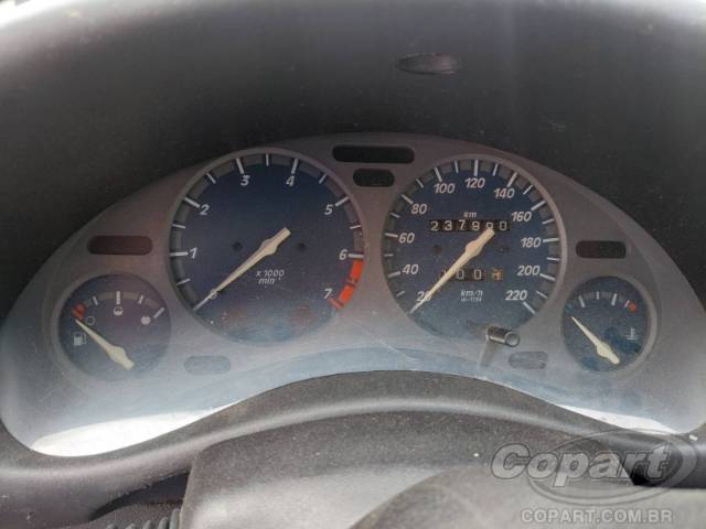 2002 CHEVROLET CORSA SEDAN 
