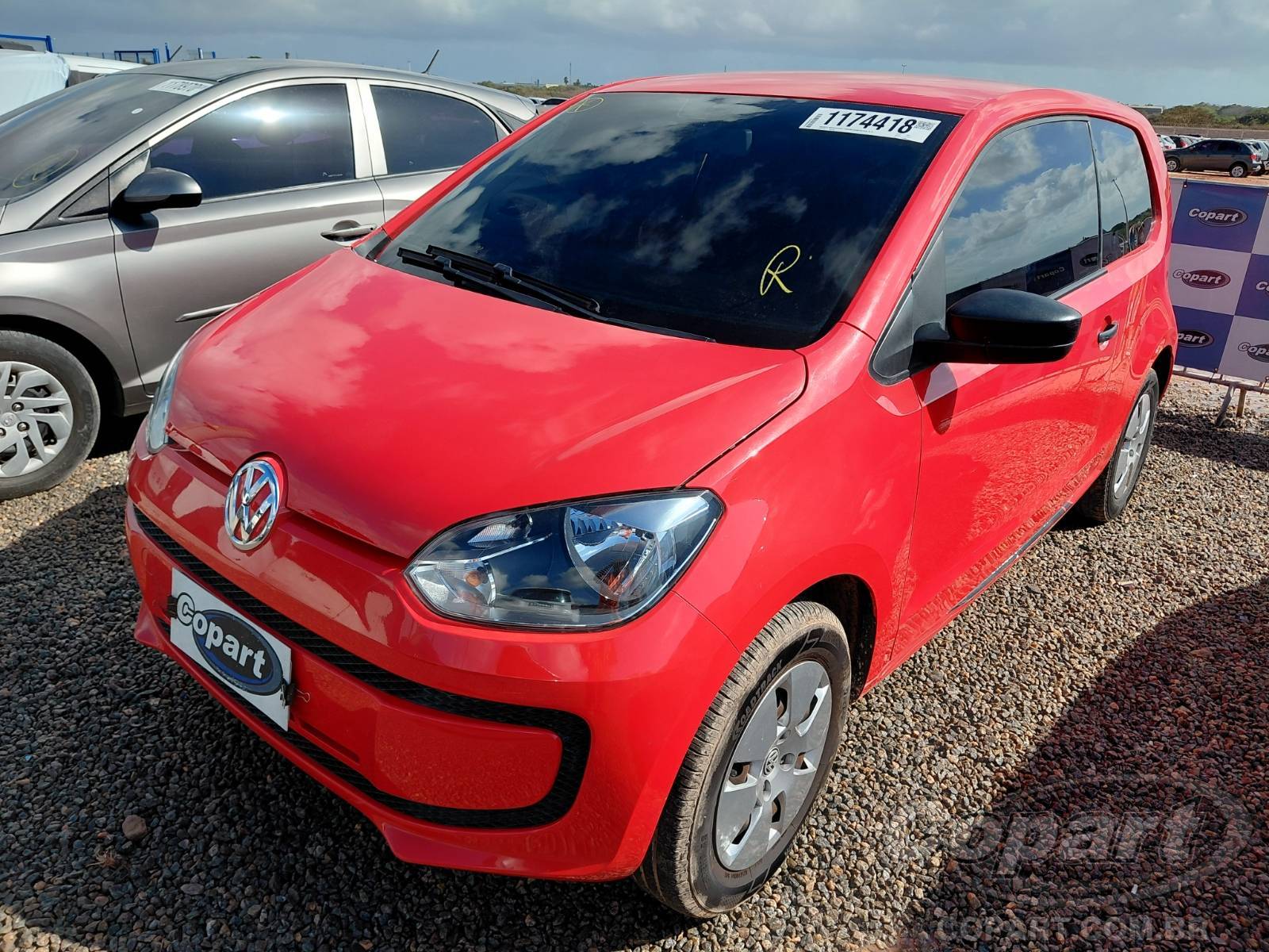 Foto 2: 2015 VOLKSWAGEN UP