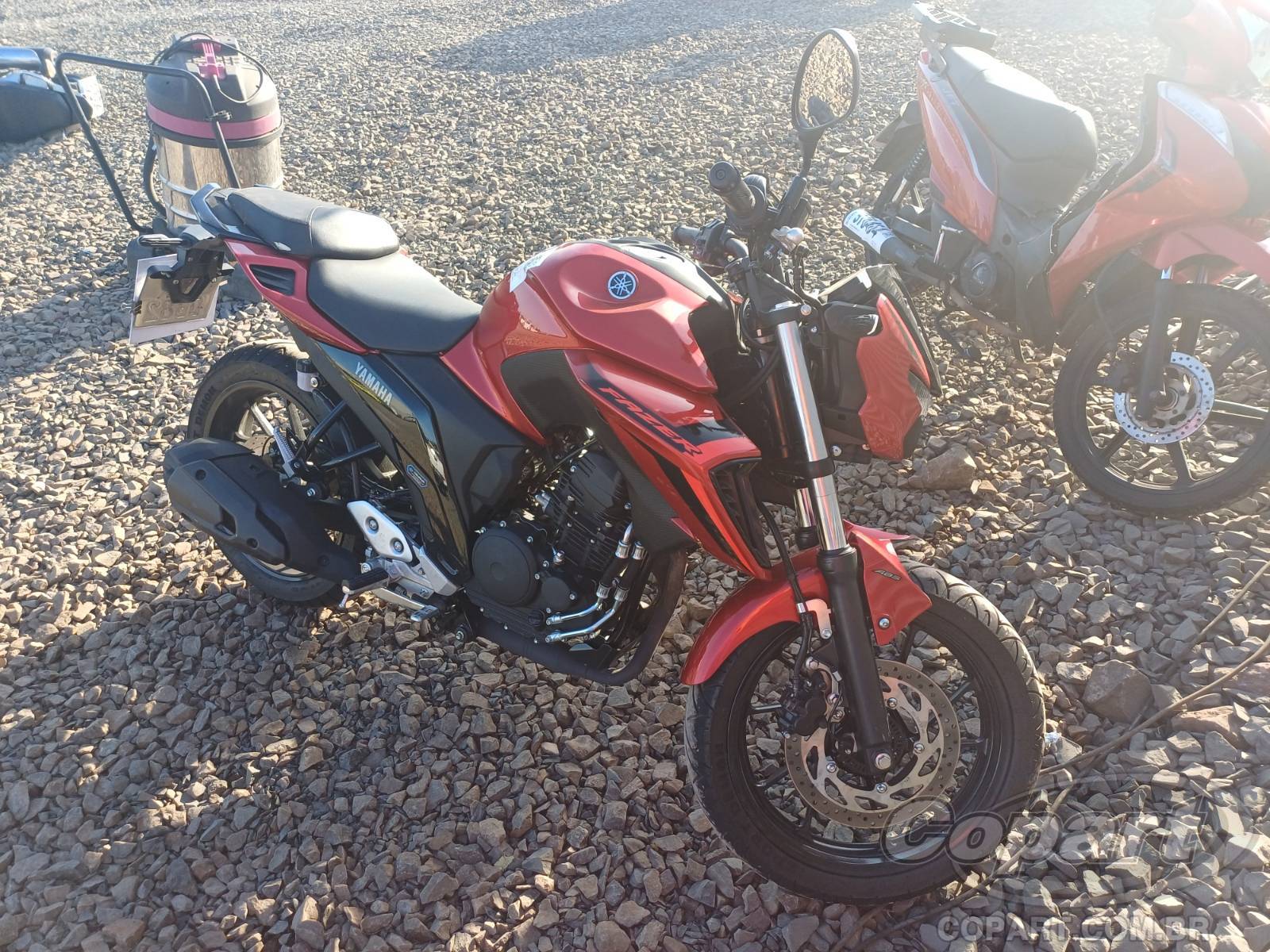 Yamaha FZ25 Fazer 250 Connected 2025 Pequena Monta