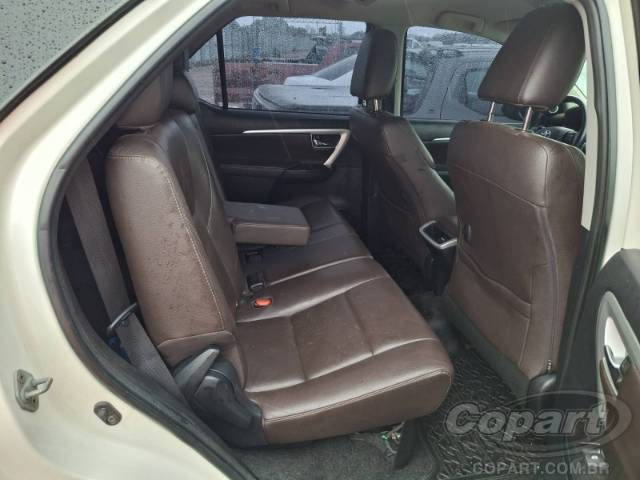 2017 TOYOTA HILUX SW4 