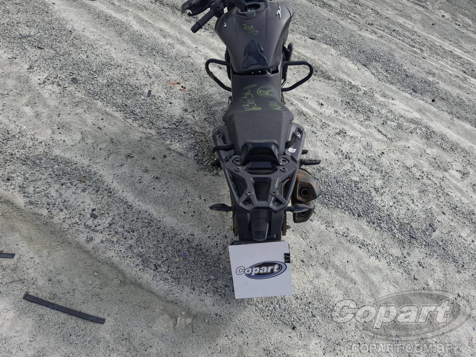 Foto 10 de 11: 2026 BAJAJ DOMINAR