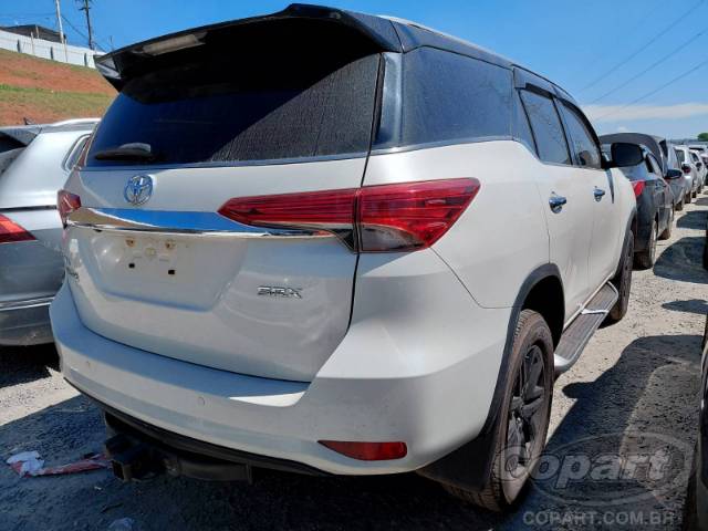 2017 TOYOTA HILUX SW4 