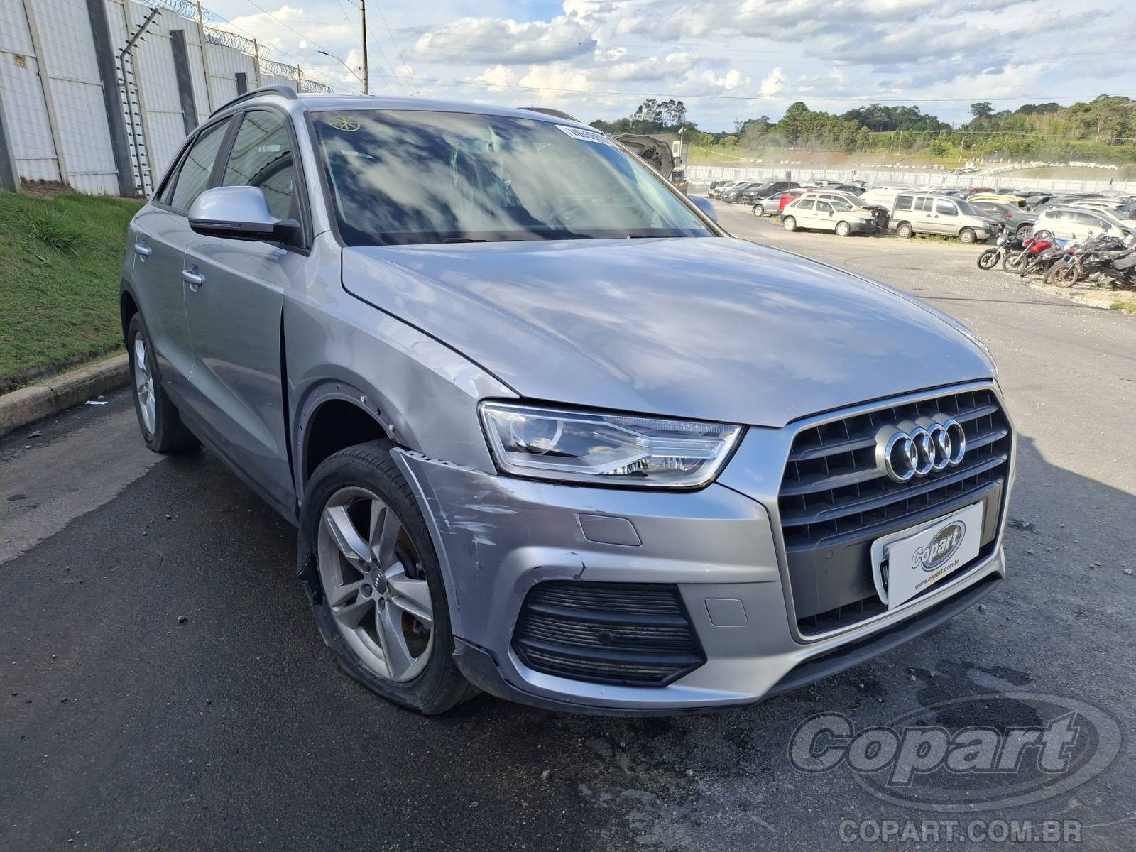 Veículo Audi Q3 AUDI Q3 Ambiente 1.4 16V TFSI Turbo 2016/2017 2017 em leilão