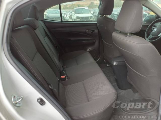 2025 TOYOTA YARIS SEDA 