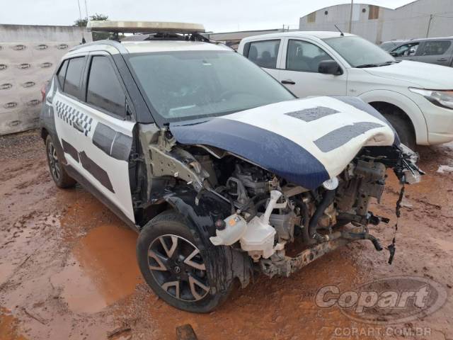 2024 NISSAN KICKS 