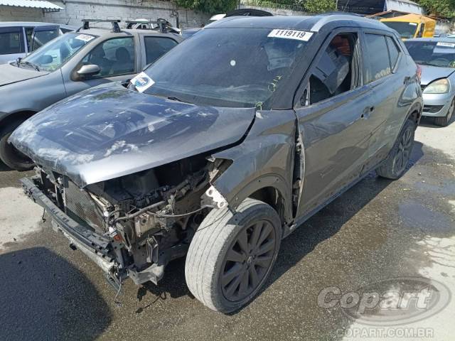 2017 NISSAN KICKS 