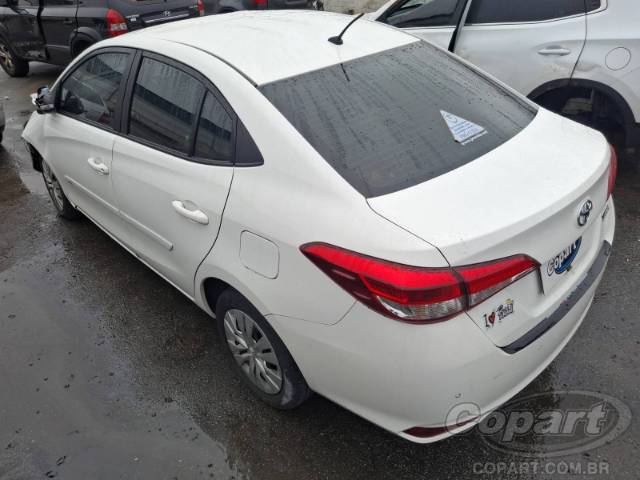 2024 TOYOTA YARIS SEDA 