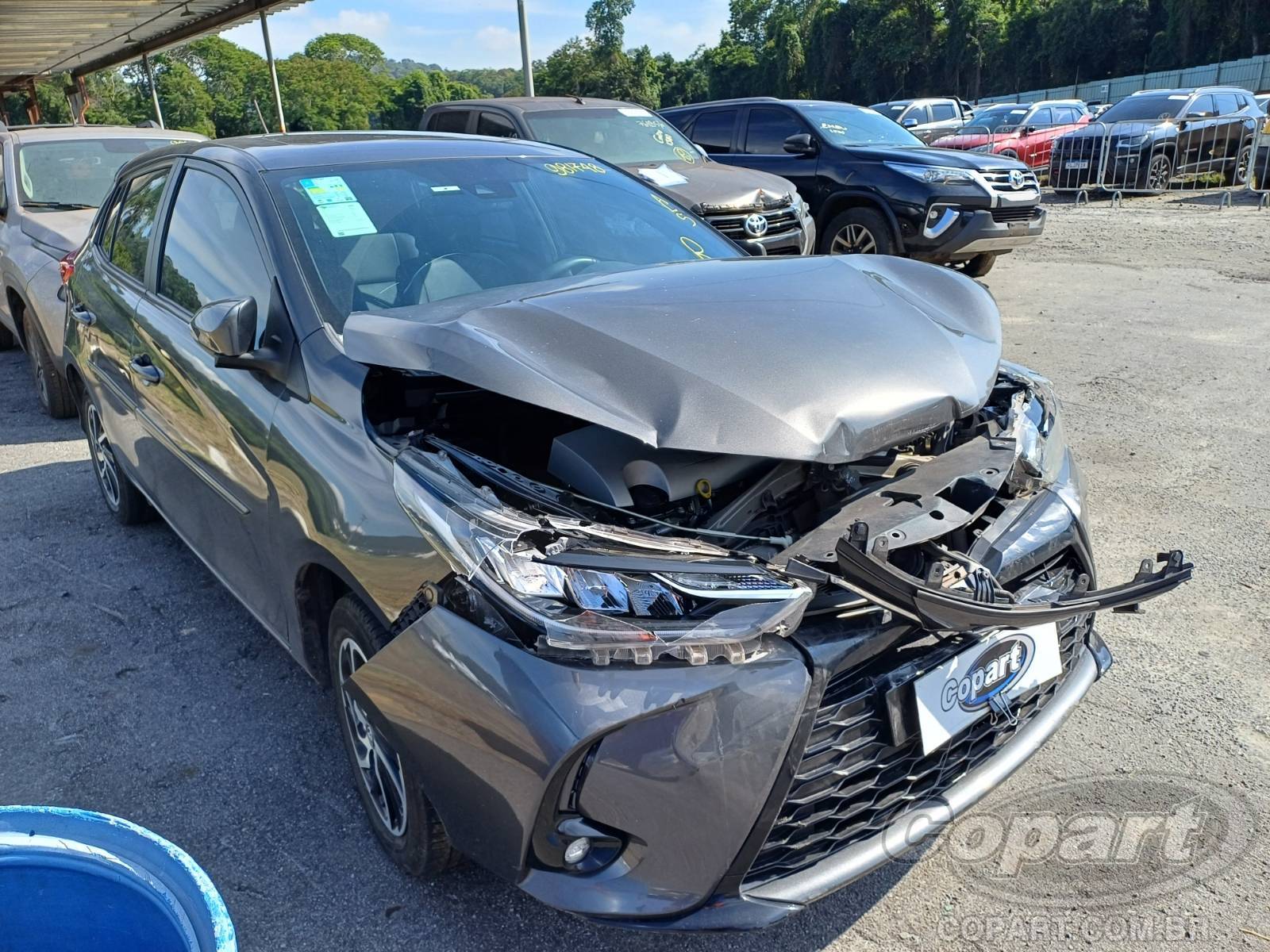 Veículo Toyota Yaris Toyota Yaris XLS 1.5 16V Dual VVT-i 2023 Colisão Média Monta 2023 em leilão