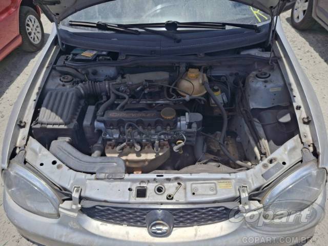 2000 CHEVROLET CORSA SEDAN 