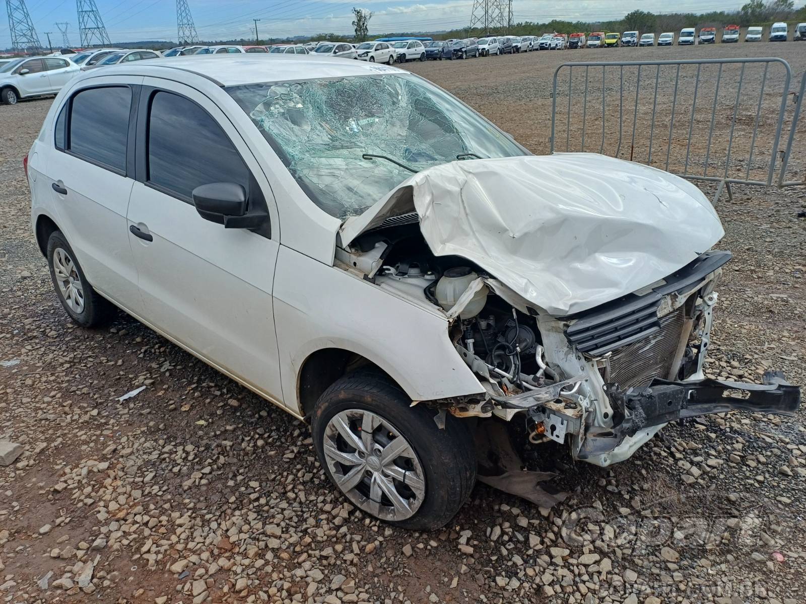 Veículo VW - VolksWagen Gol Volkswagen Gol 1.0 12V MPI 2019 Colisão Média Monta 2020 em leilão