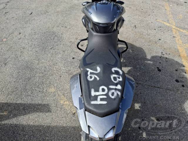 2025 BAJAJ DOMINAR 