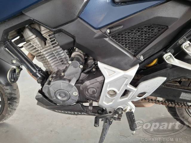 2025 HONDA CB 300F 