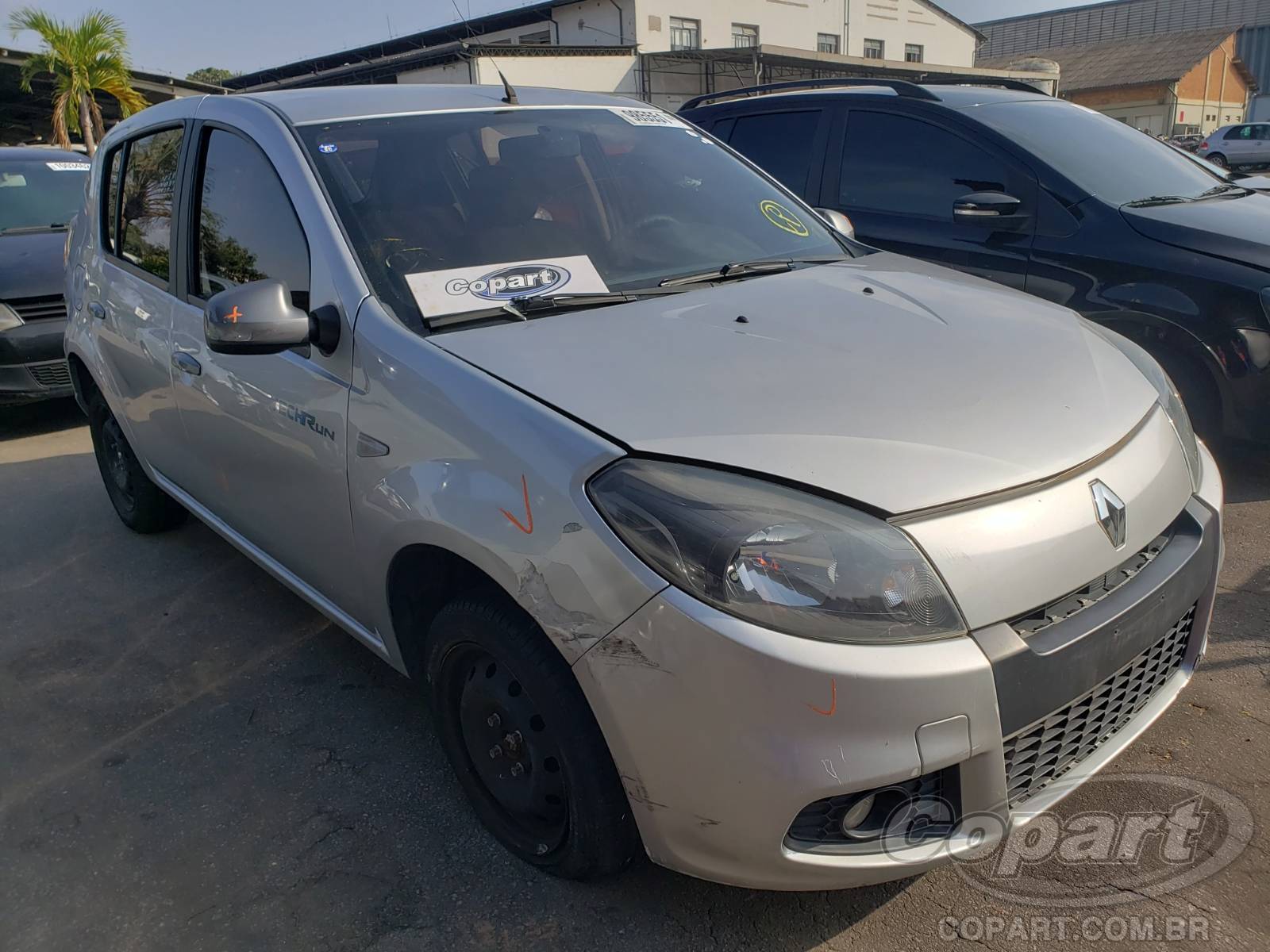 Veículo Renault Sandero RENAULT SANDERO Expression 1.0 16V Hi-Flex 2013 2014 em leilão