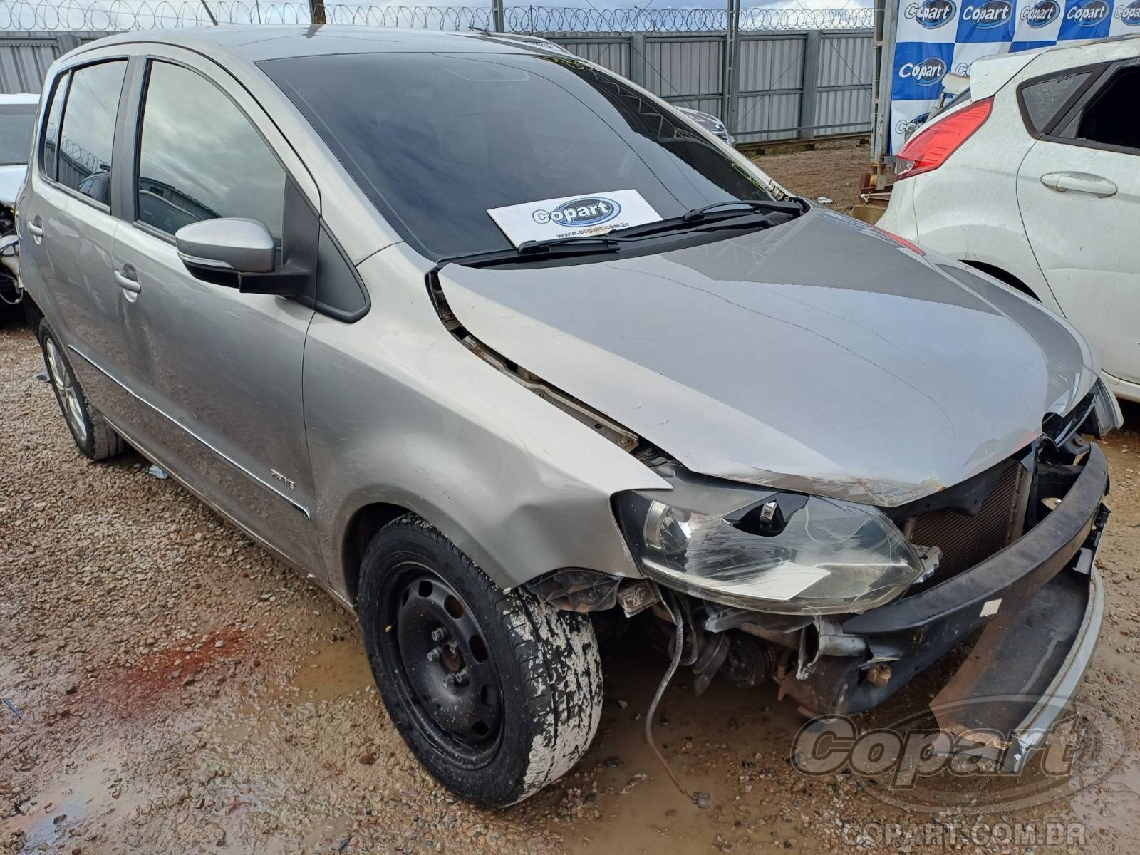 Veículo VW - VolksWagen Fox 2011 VOLKSWAGEN FOX 1.6 Total Flex Colisão 2011 em leilão