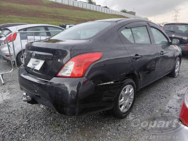 2017 NISSAN VERSA 