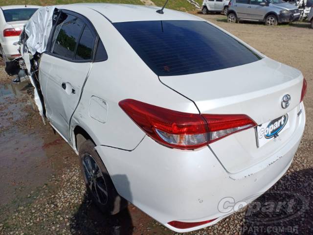2021 TOYOTA YARIS SEDA 