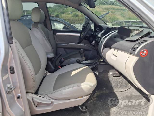 2011 MITSUBISHI PAJERO DAKAR 