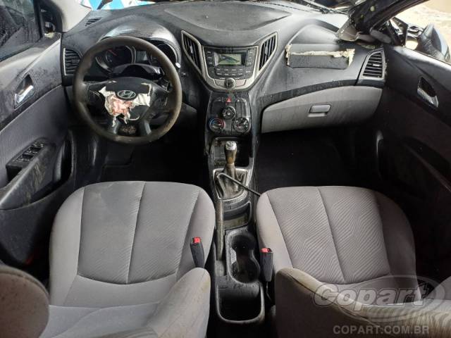 2015 HYUNDAI HB20S 