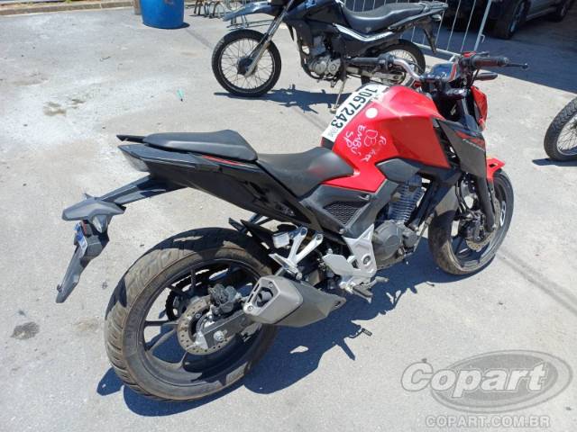 2025 HONDA CB 300F 