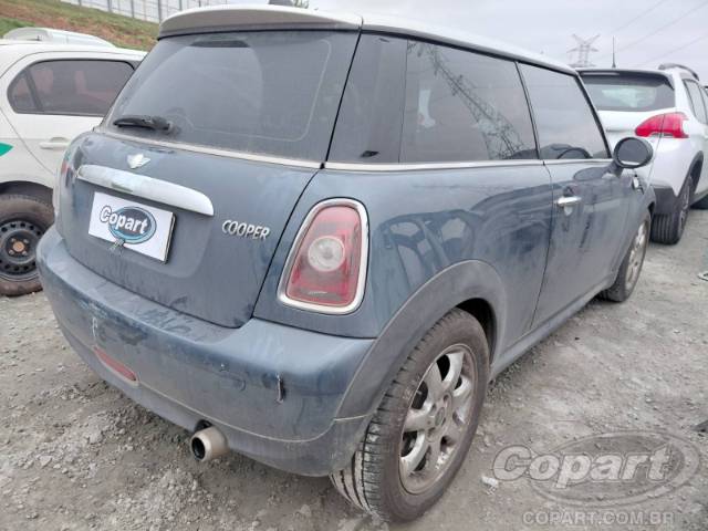 2010 MINI COOPER 