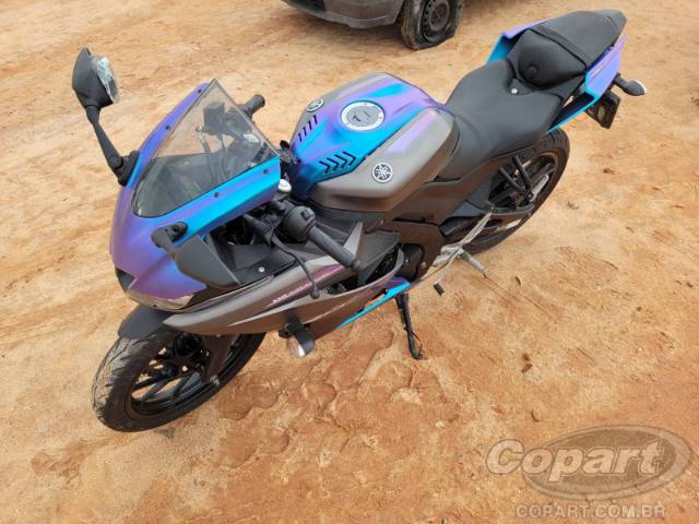 2025 YAMAHA YZF R15 