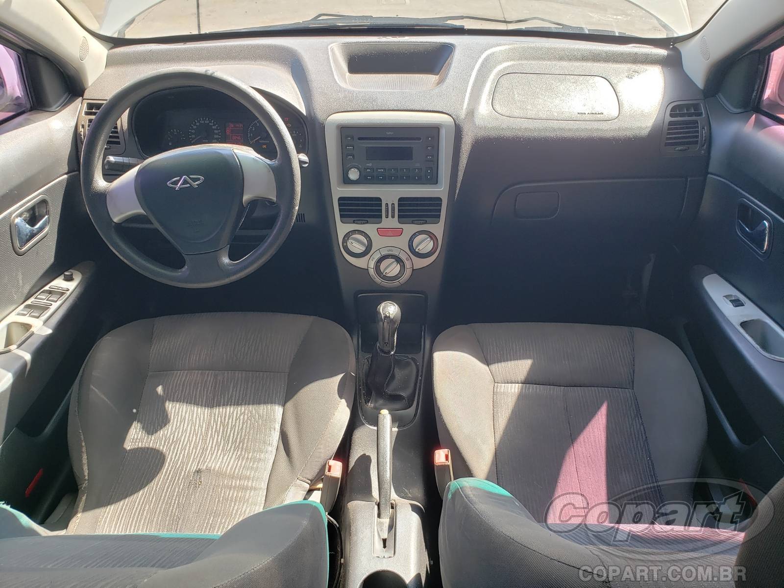 Foto 9 de 12: 2013 CHERY CELER SEDAN