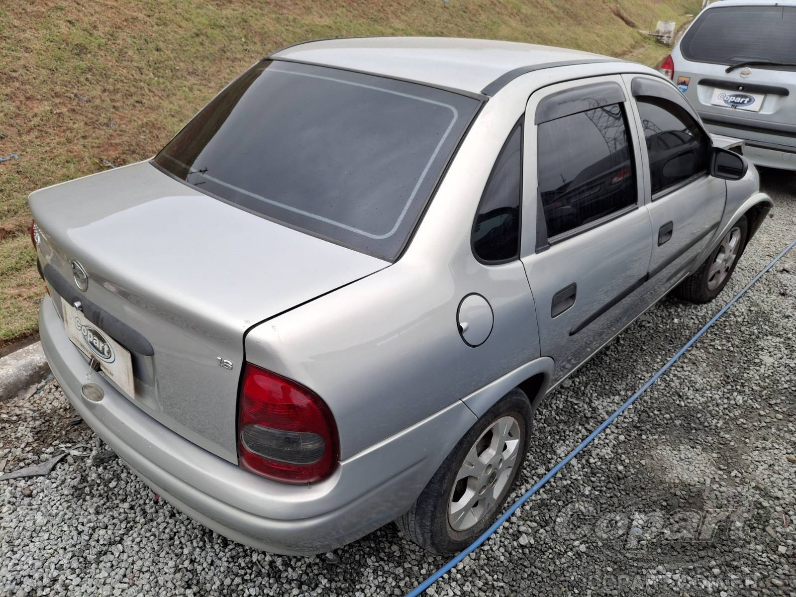 2004 CHEVROLET CORSA SEDAN — foto 4 de 15