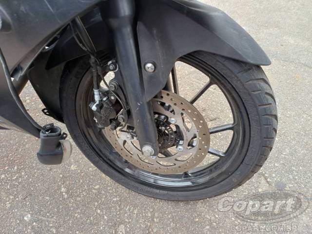 2025 YAMAHA YZF R15 