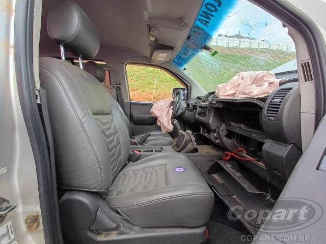 2013 NISSAN FRONTIER CD 
