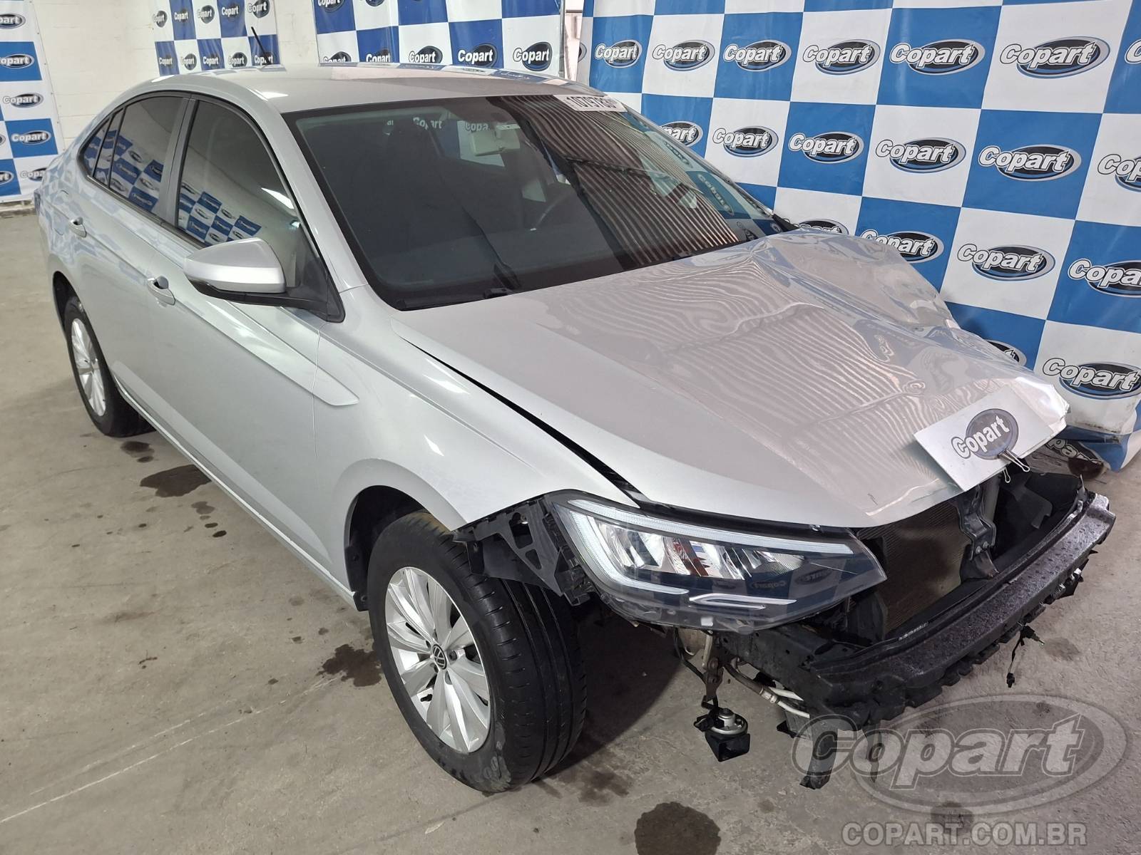 Veículo VW - VolksWagen Virtus VW Virtus 1.0 TSI 2024 Colisão Frontal 2024 em leilão