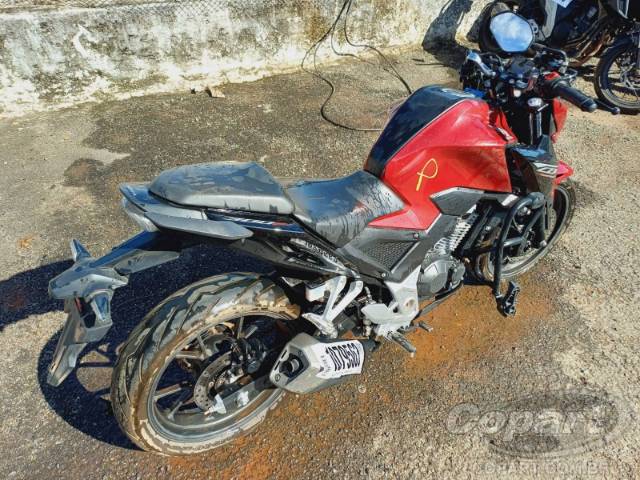 2025 HONDA CB 300F 