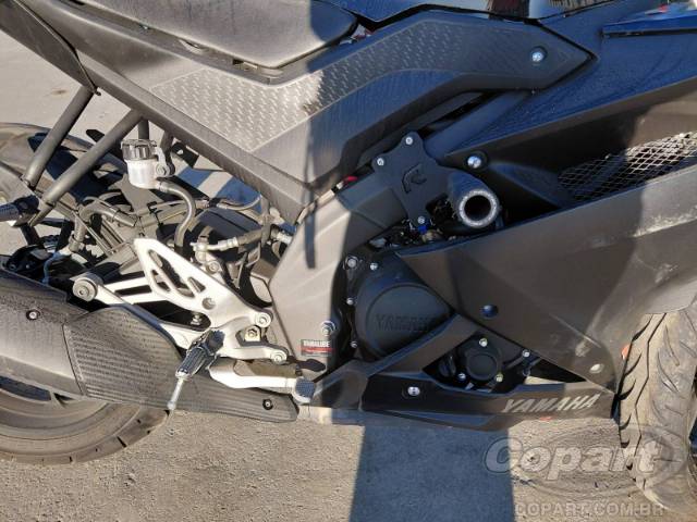 2025 YAMAHA YZF R15 