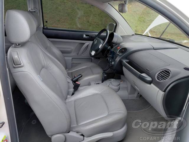 2010 VOLKSWAGEN NEW BEETLE 