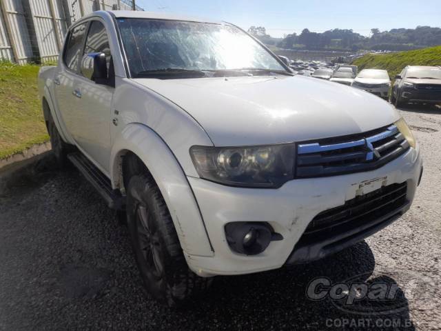 2015 MITSUBISHI L200 TRITON 