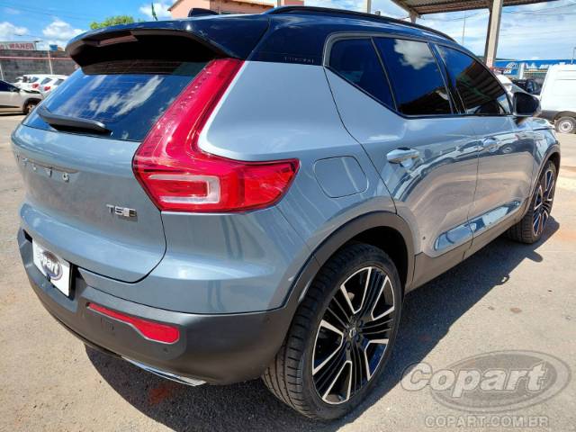 2020 VOLVO XC40 